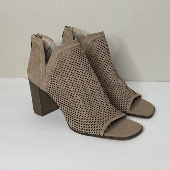 NEW Vince Camuto Women’s‎ Katnina Tan Leather Laser Cut Peep Toe Heels Size 12 - Picture 1 of 7